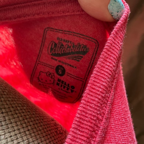 Hello Kitty Santa Shirt in WM SM- Old Navy Collectibles. RARE! - Picture 4 of 6